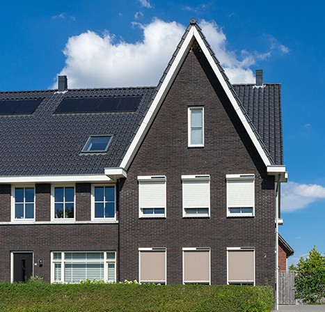 Verano solar rolluiken en screens op zonne energie hoekhuis