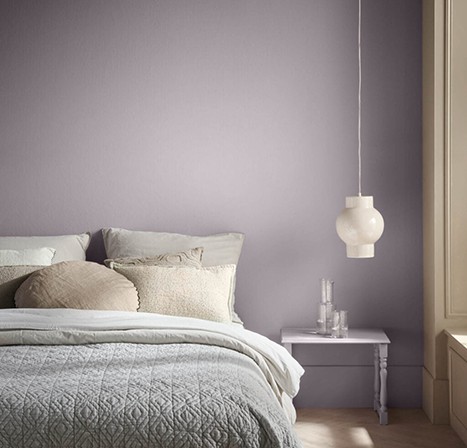 California Mauve trendkleur Karwei kleur van het jaar 2024 slaapkamer poeder beige grijs zacht sereen rustgevend