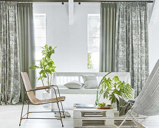 Huiskamer gordijnen A House of Happiness gordijn ideeen woonkamer inspiratie raambekleding groen interieur